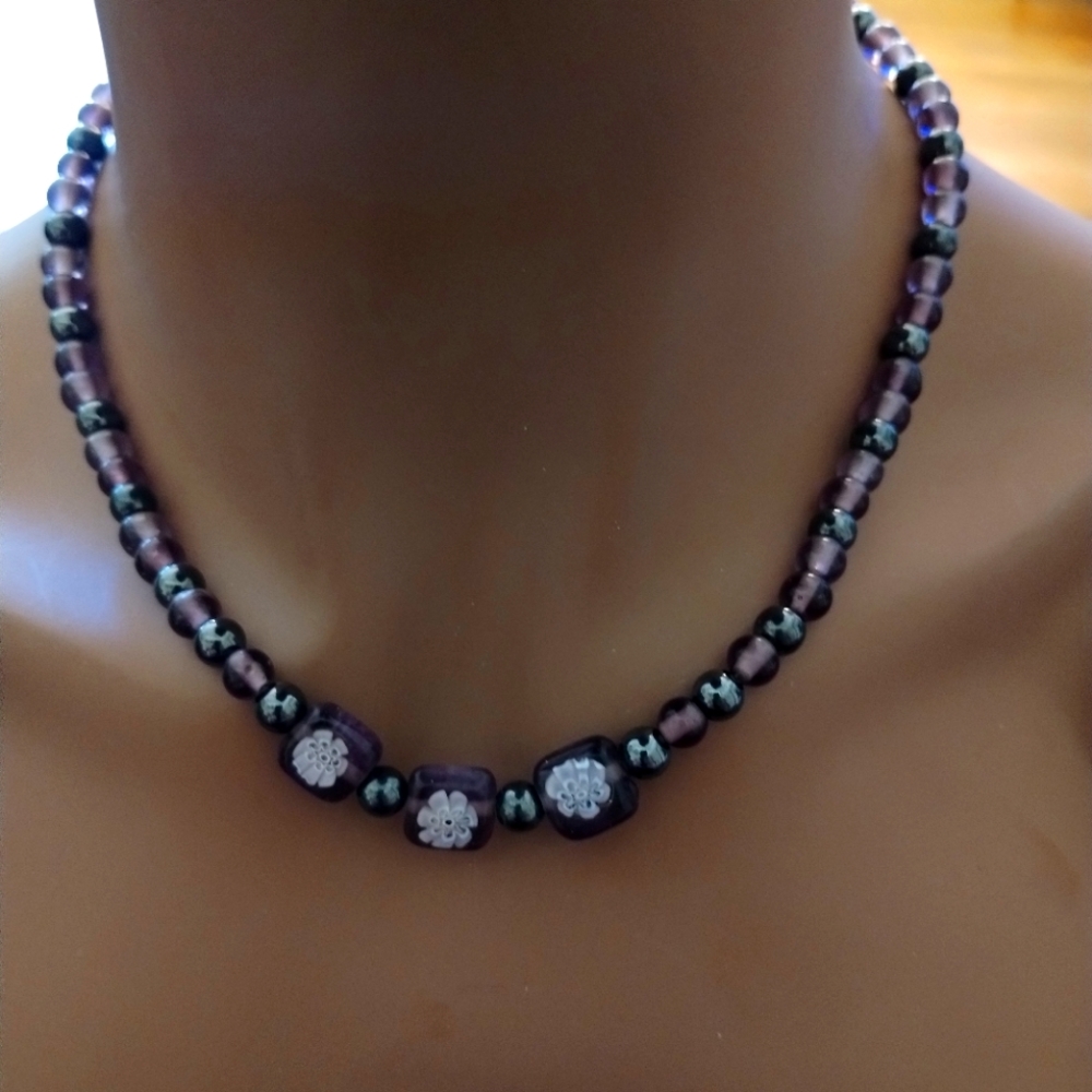 SALE: Elegant Pre-owned Purple Floral Inlay Beaded Necklace – Vintage Jewelry Co - Picture 1 of 6
